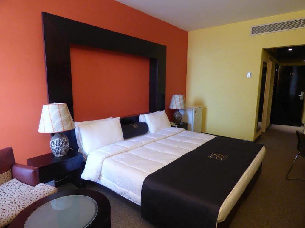 אבידג'אן Heden Golf Hotel מראה חיצוני תמונה